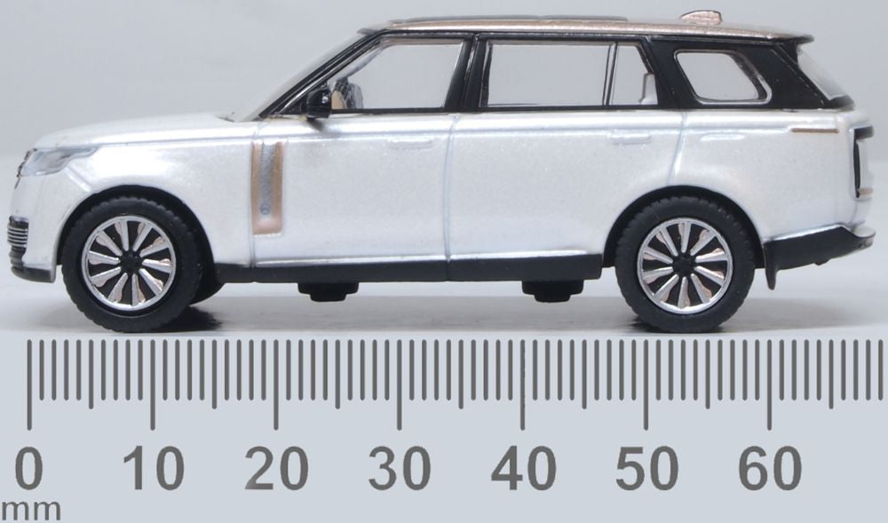 Oxford Diecast Range Rover L460 LWB SV Ice White & Corinthian Bronze