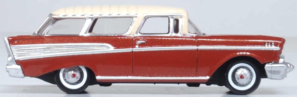 Oxford Diecast 1957 Chevrolet Nomad Adobe Beige/sierra Gold