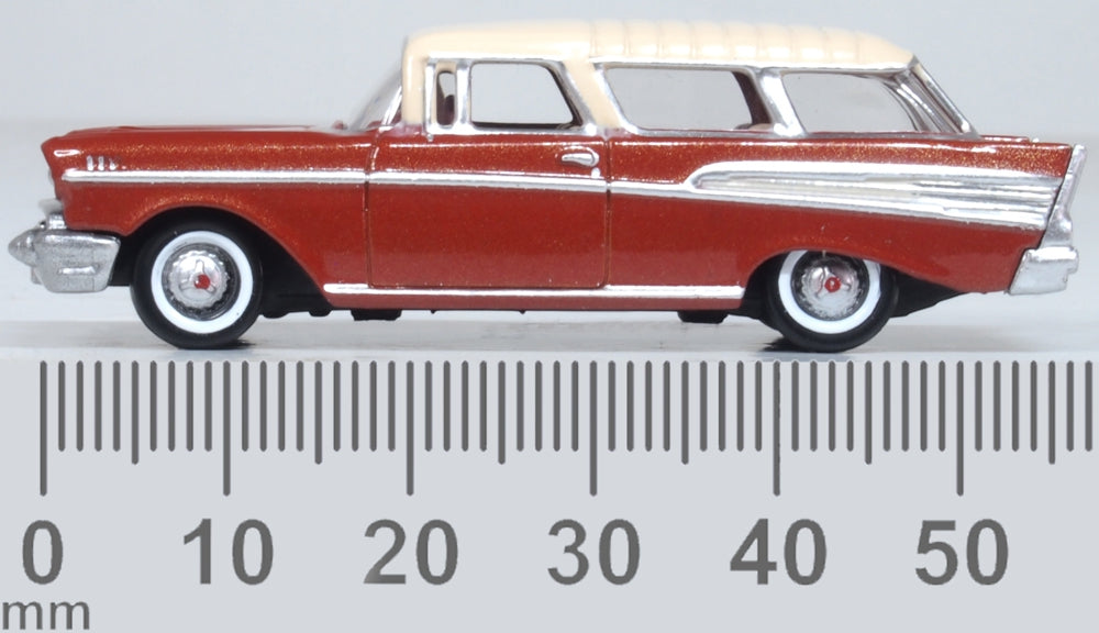 Oxford Diecast 1957 Chevrolet Nomad Adobe Beige/sierra Gold