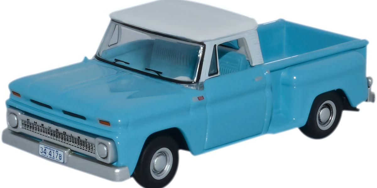 Oxford Diecast Chevrolet Stepside Pick Up 1965 Light Blue and White 1 87 Scale