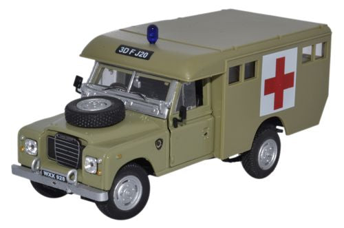 Cararama Land Rover Ambulance Army - 1:43 Scale — Oxford Diecast